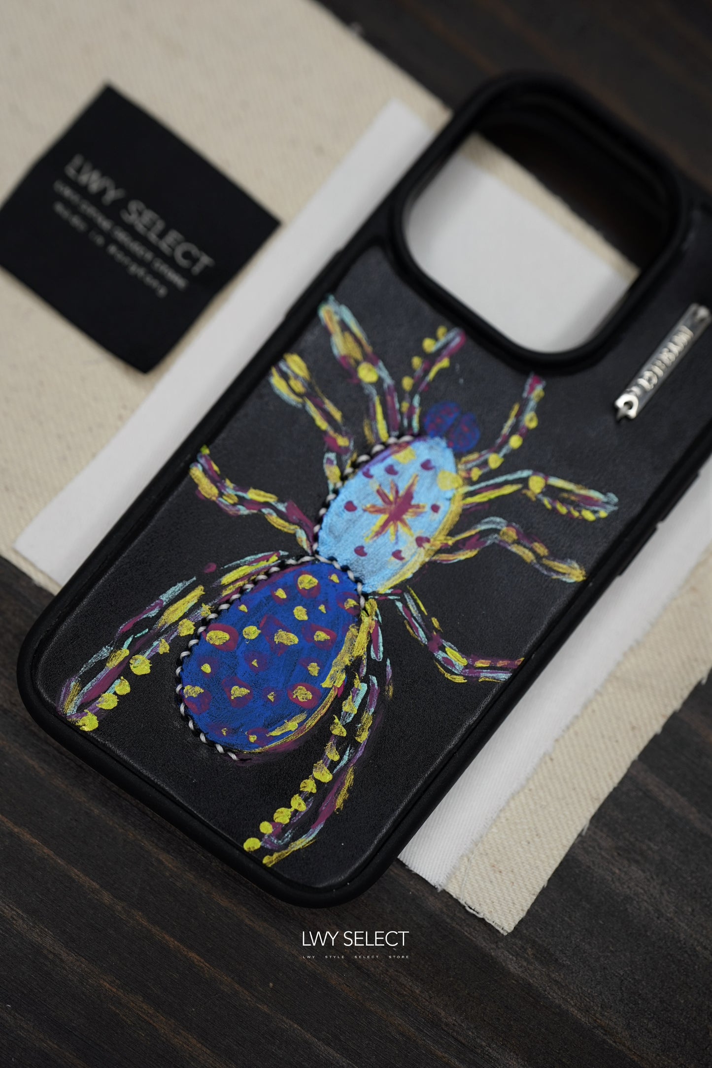 Hand painted leather phone case （iPhone 14 pro )